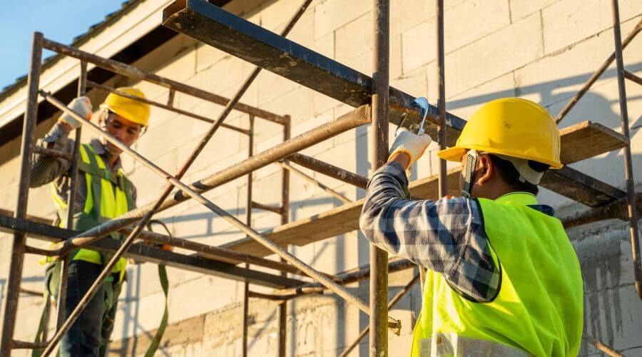 Professional gutter cleaning in Lincoln City, OR